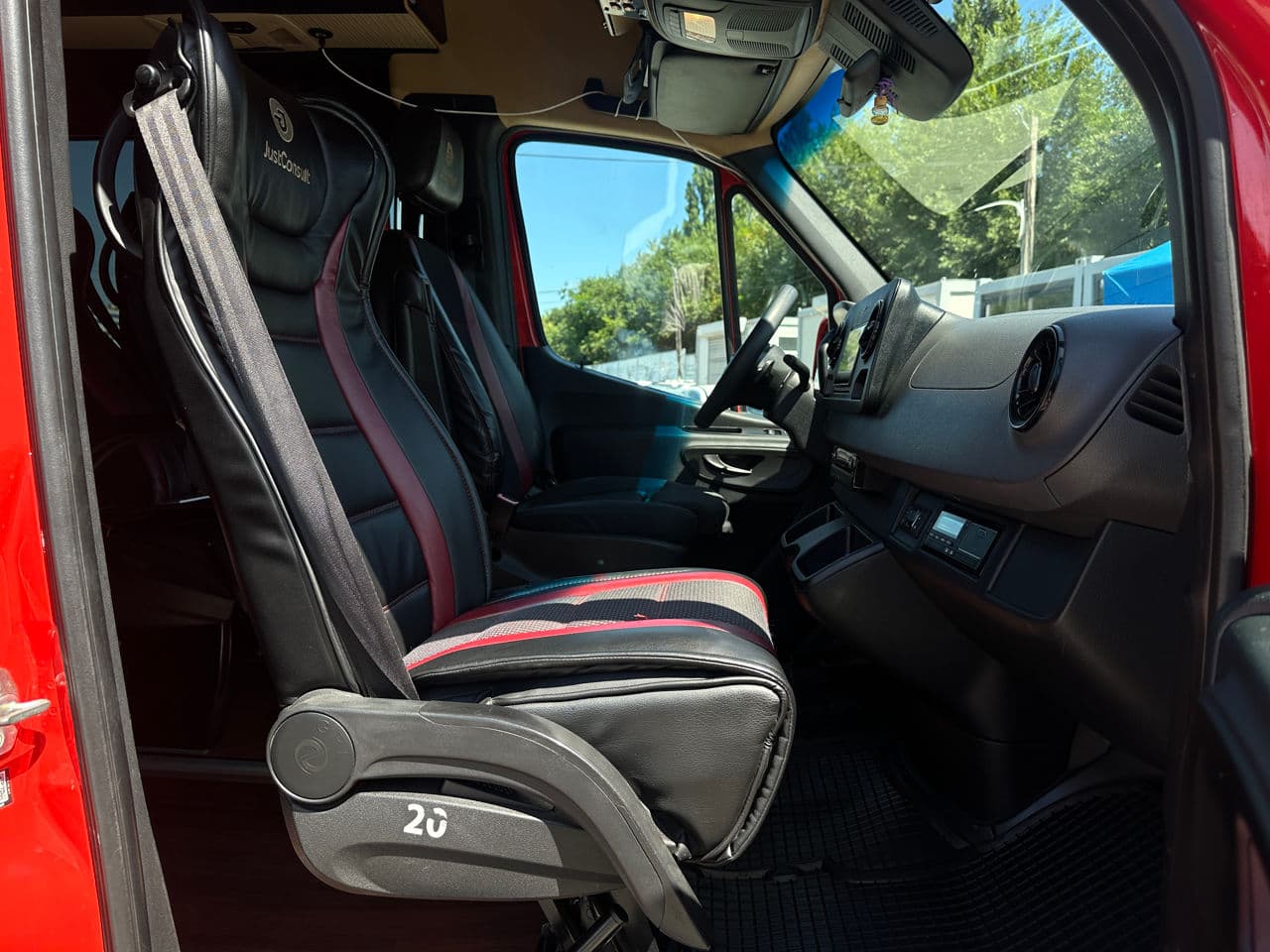 Mercedes Sprinter 2020 — Миниатюра 13