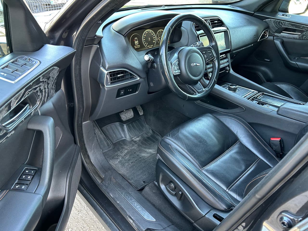 2017 Jaguar F-Pace — Miniatură 6