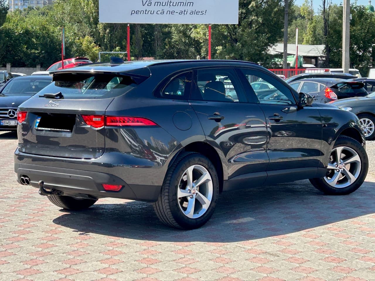 2017 Jaguar F-Pace — Miniatură 3