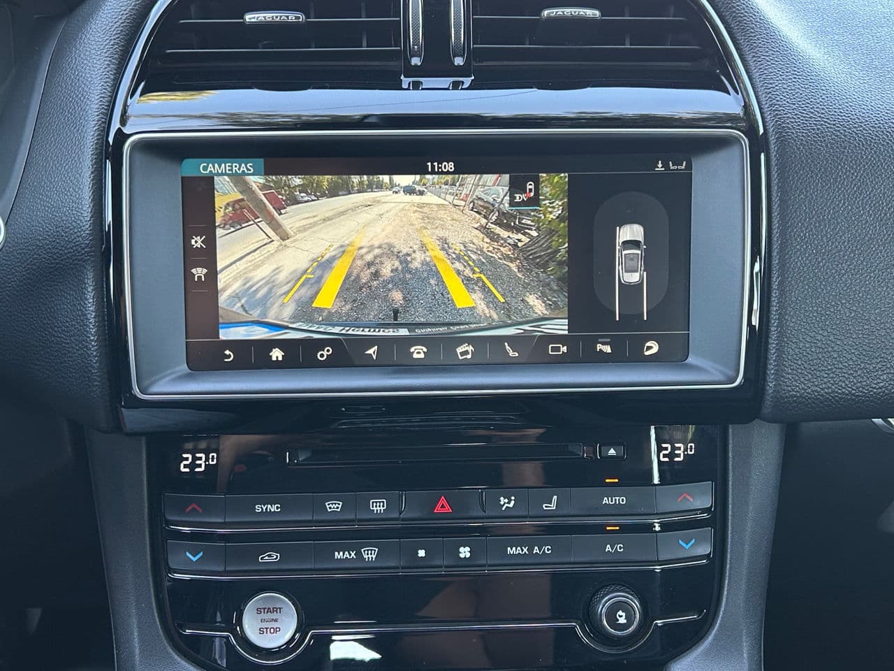2017 Jaguar F-Pace — Miniatură 13