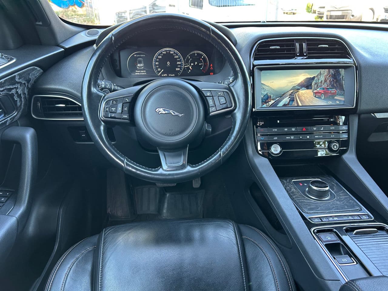 2017 Jaguar F-Pace — Miniatură 8