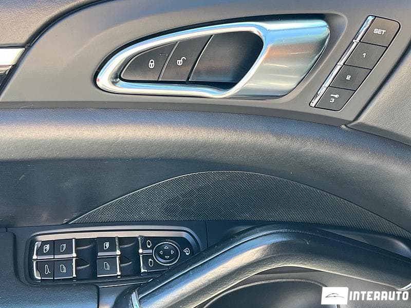 2012 Porsche Cayenne — Miniatură 6