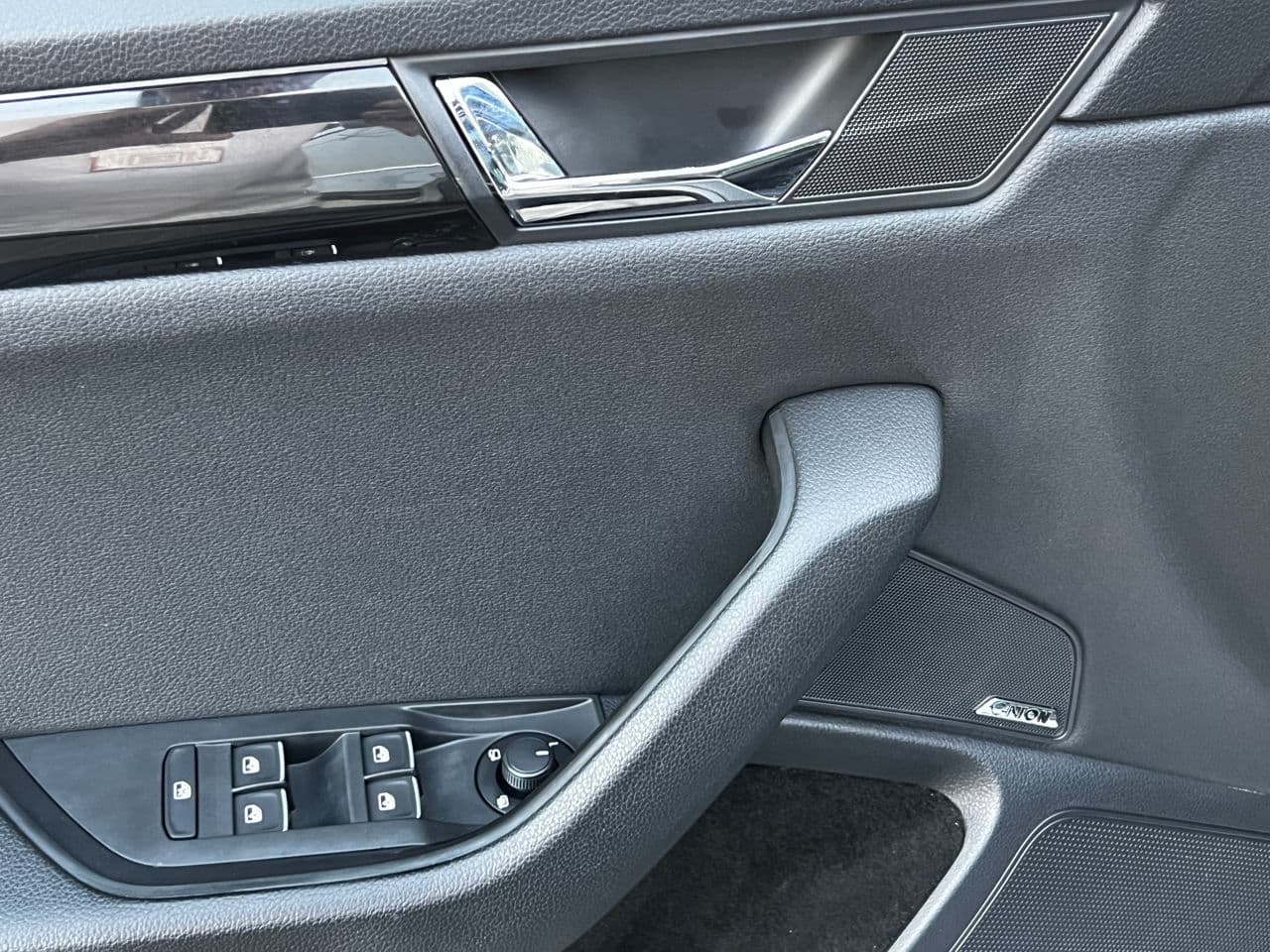 2017 Skoda Superb — Miniatură 14