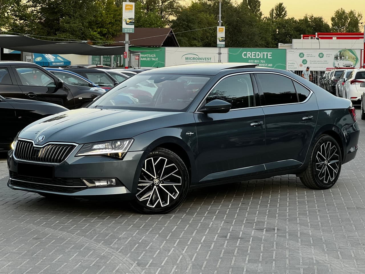 2017 Skoda Superb — Miniatură 3
