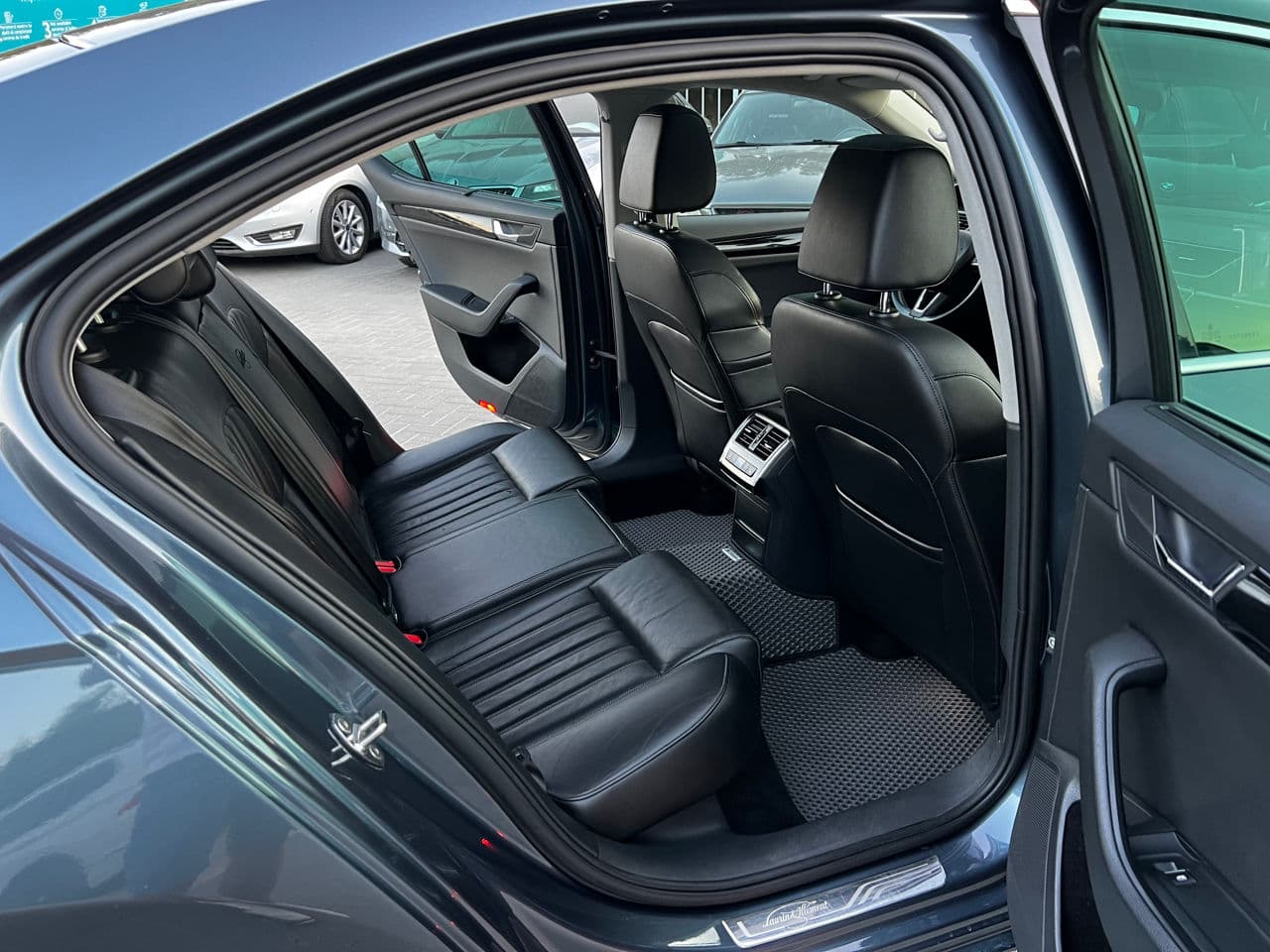 2017 Skoda Superb — Miniatură 9