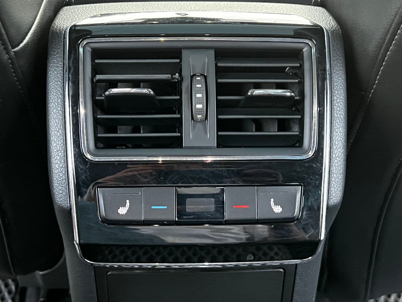 2017 Skoda Superb — Miniatură 16