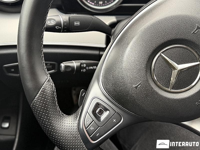 Mercedes E 220 2018 — Миниатюра 7