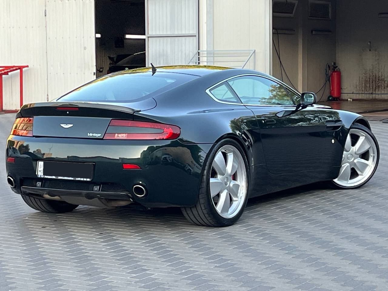 2006 Aston Martin V8 Vantage — Miniatură 4