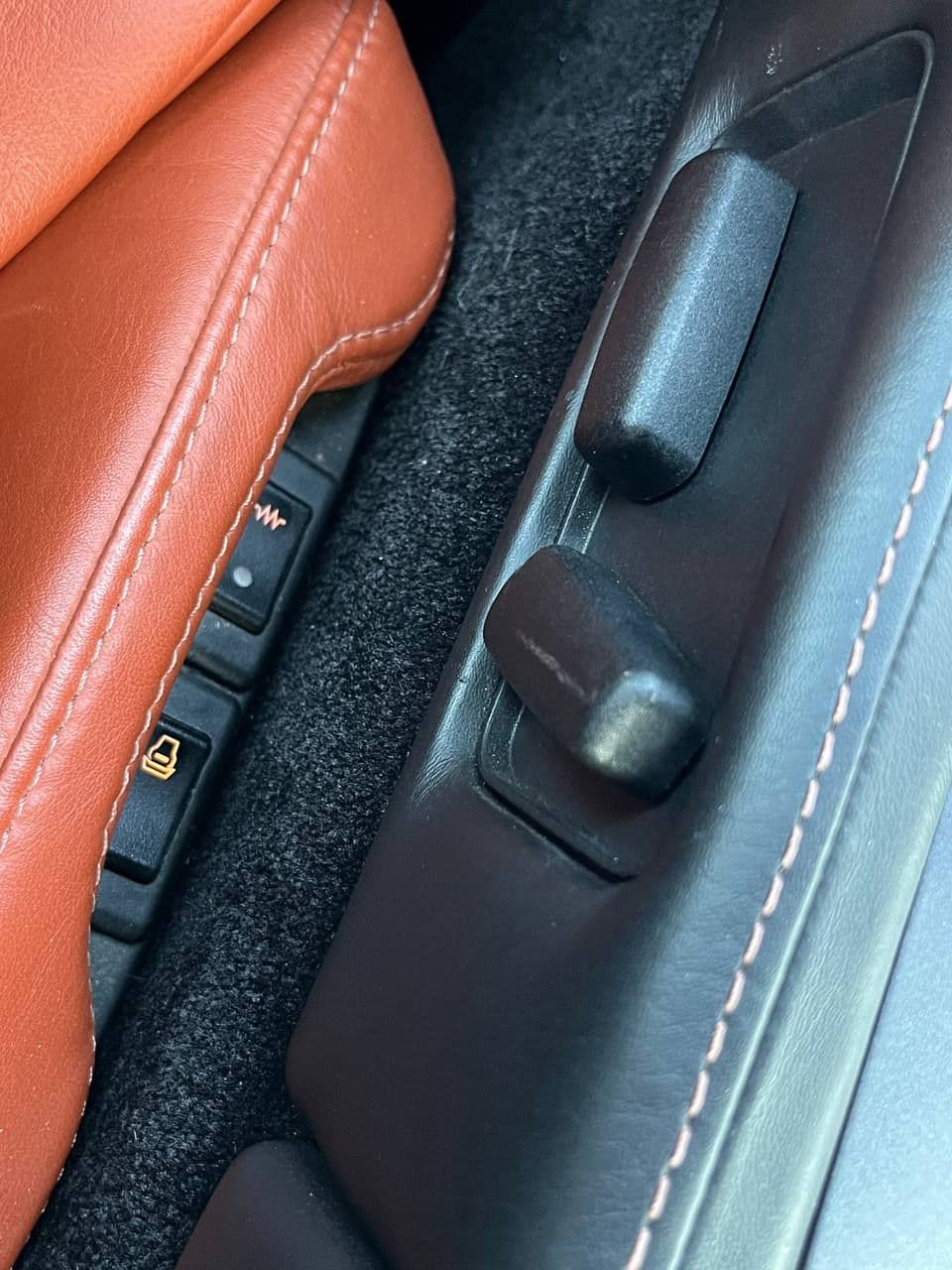 2006 Aston Martin V8 Vantage — Miniatură 14