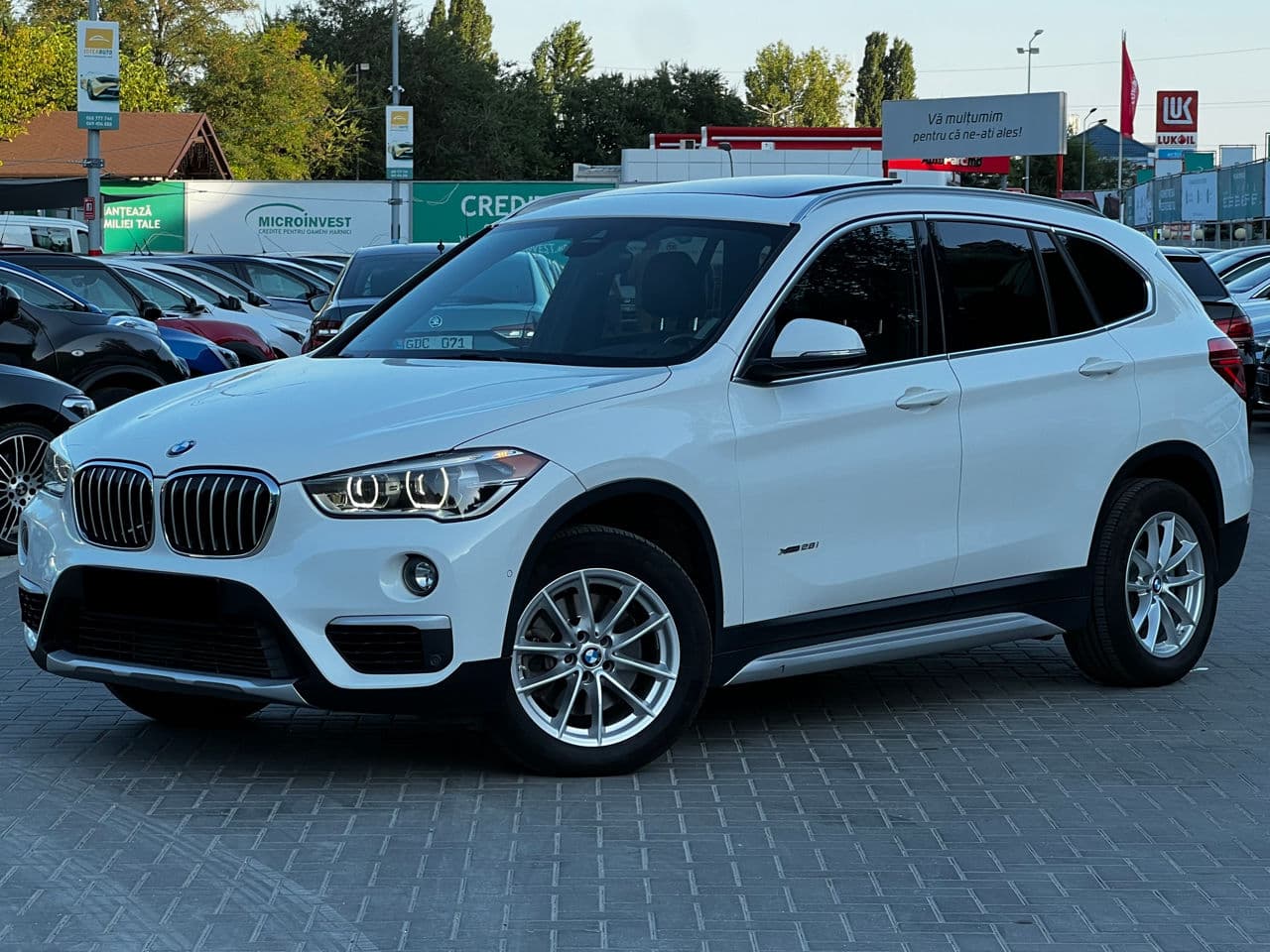 2016 BMW X1 2.8i — Miniatură 3