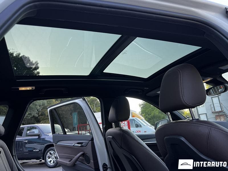 2016 BMW X1 2.8i — Miniatură 10