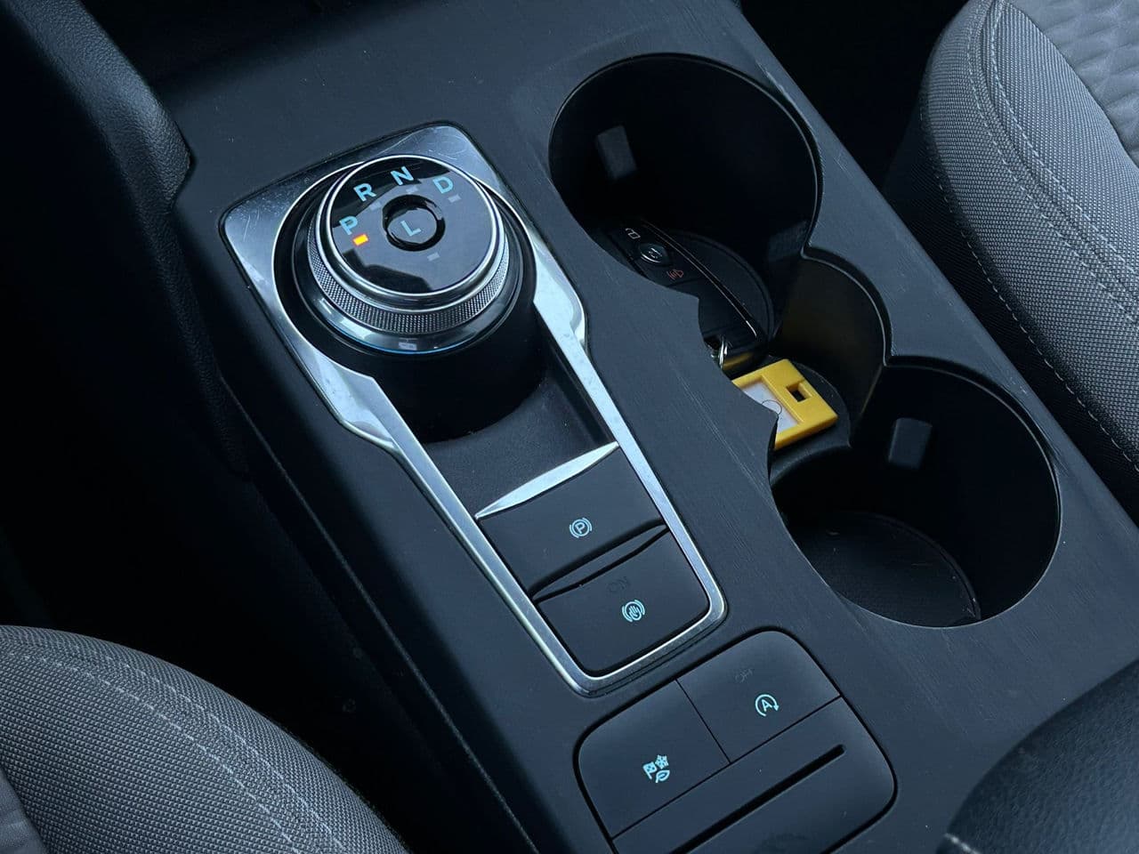 2020 Ford Escape — Miniatură 16