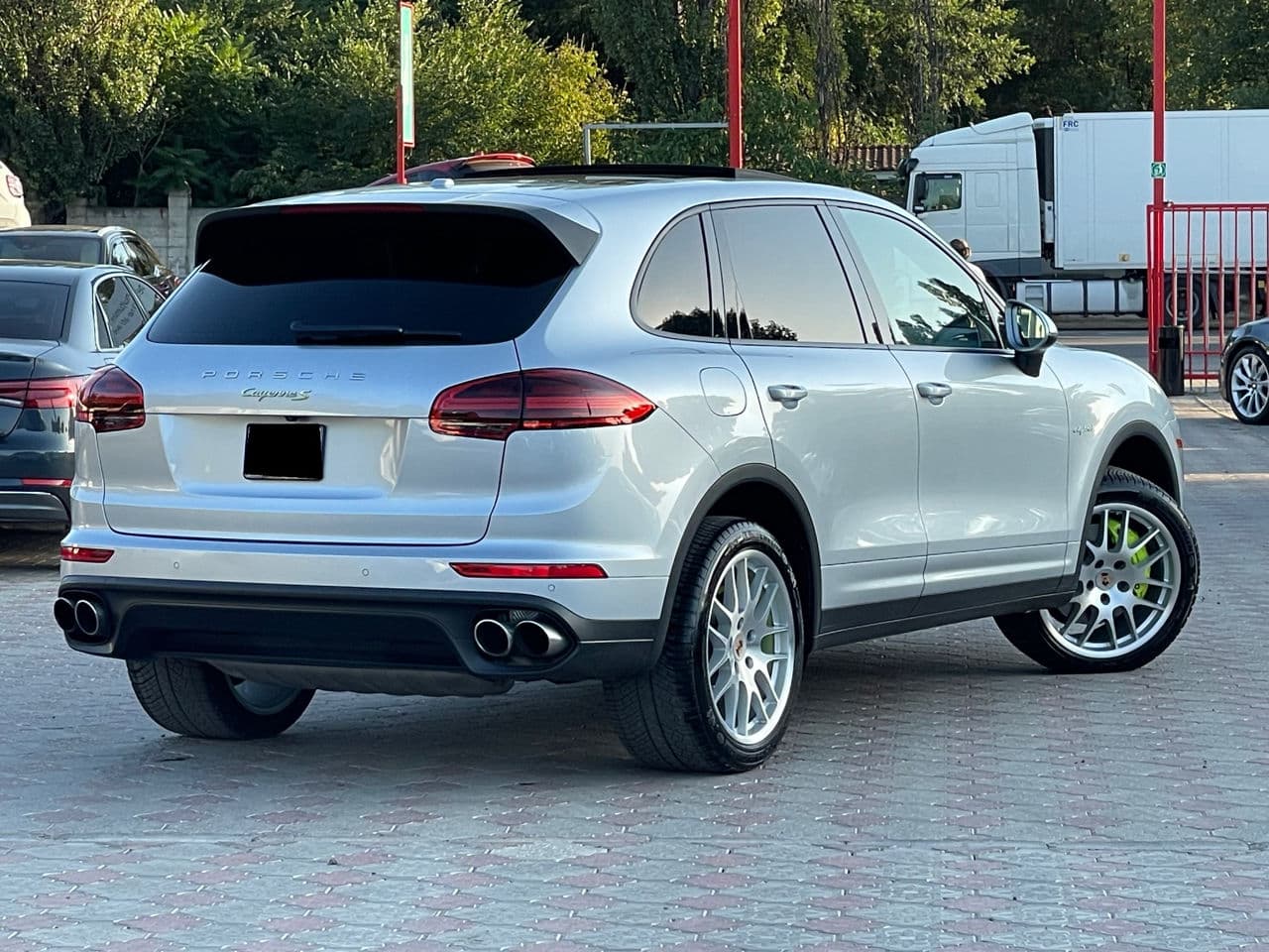 Porsche Cayenne S Hybrid 2016 — Миниатюра 3