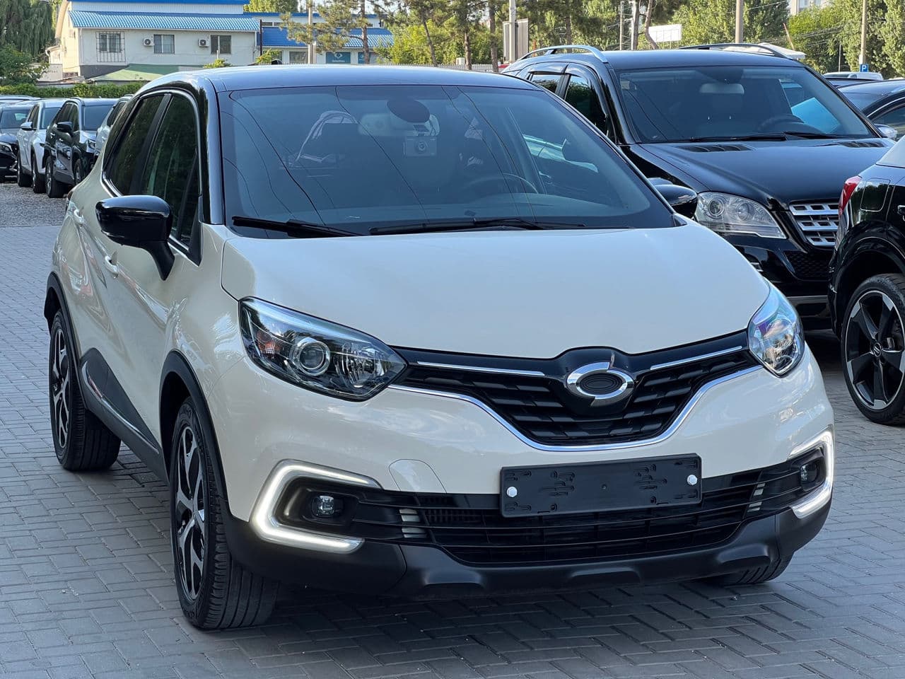 2019 Renault Captur — Miniatură 3