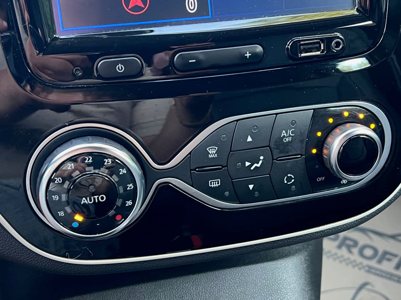 2019 Renault Captur — Miniatură 12