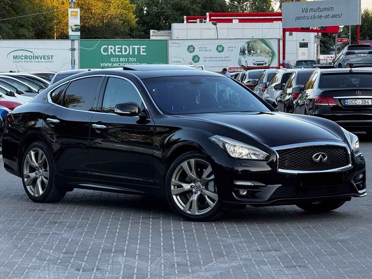 2015 Infiniti Q70 — Miniatură 3