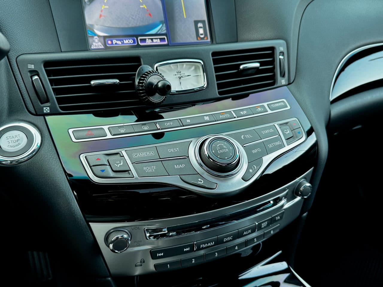 2015 Infiniti Q70 — Miniatură 14