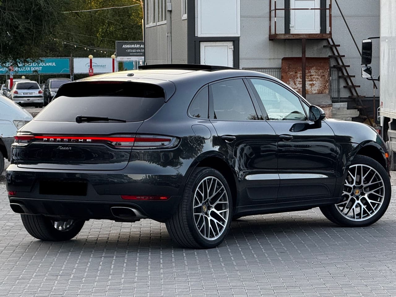 2020 Porsche Macan — Miniatură 4