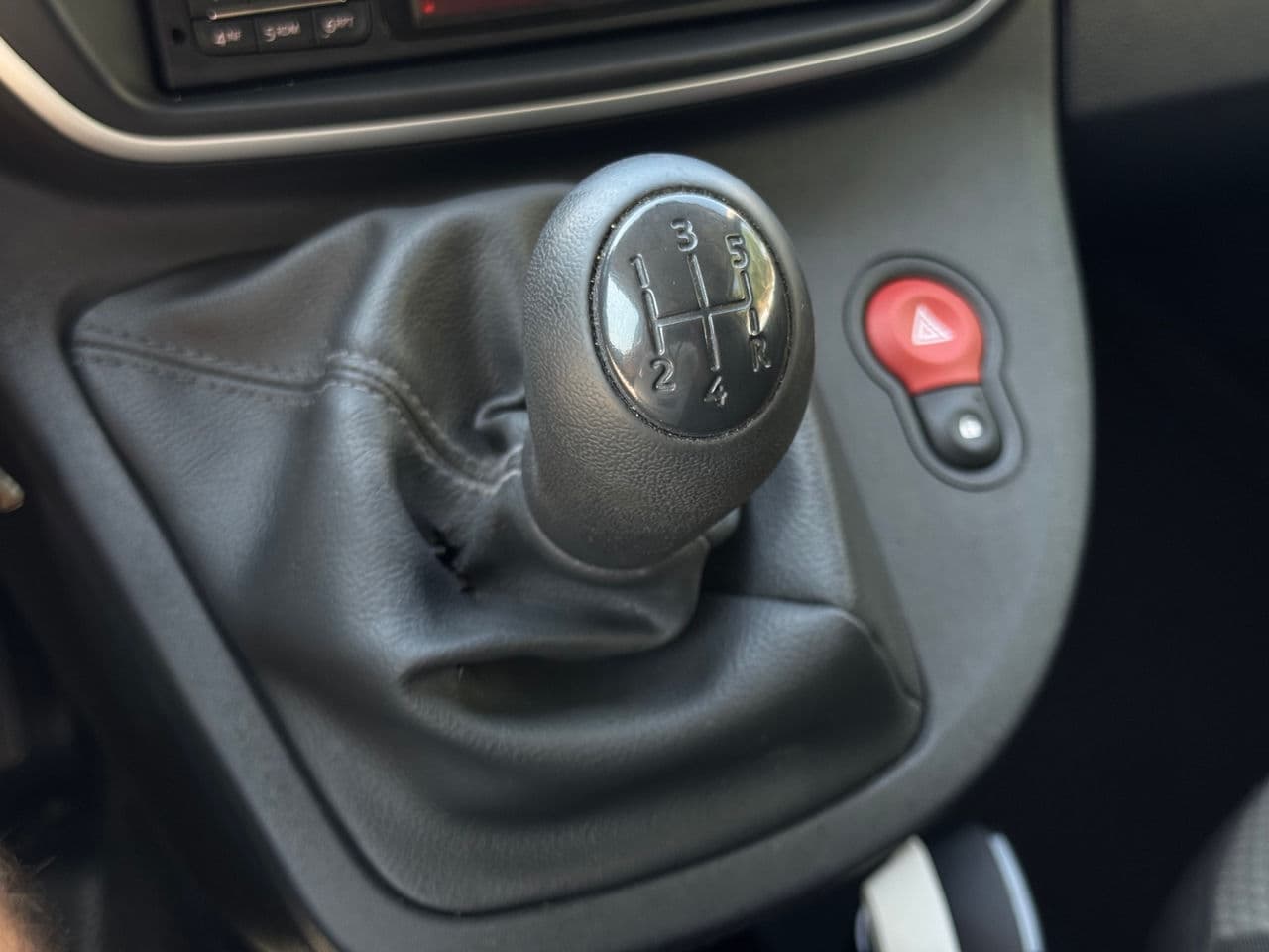 2016 Renault Kangoo — Miniatură 11