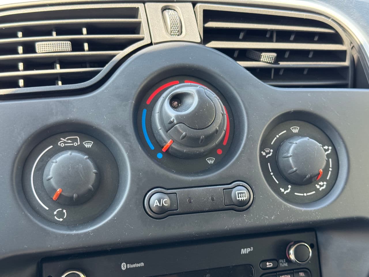 2016 Renault Kangoo — Miniatură 9