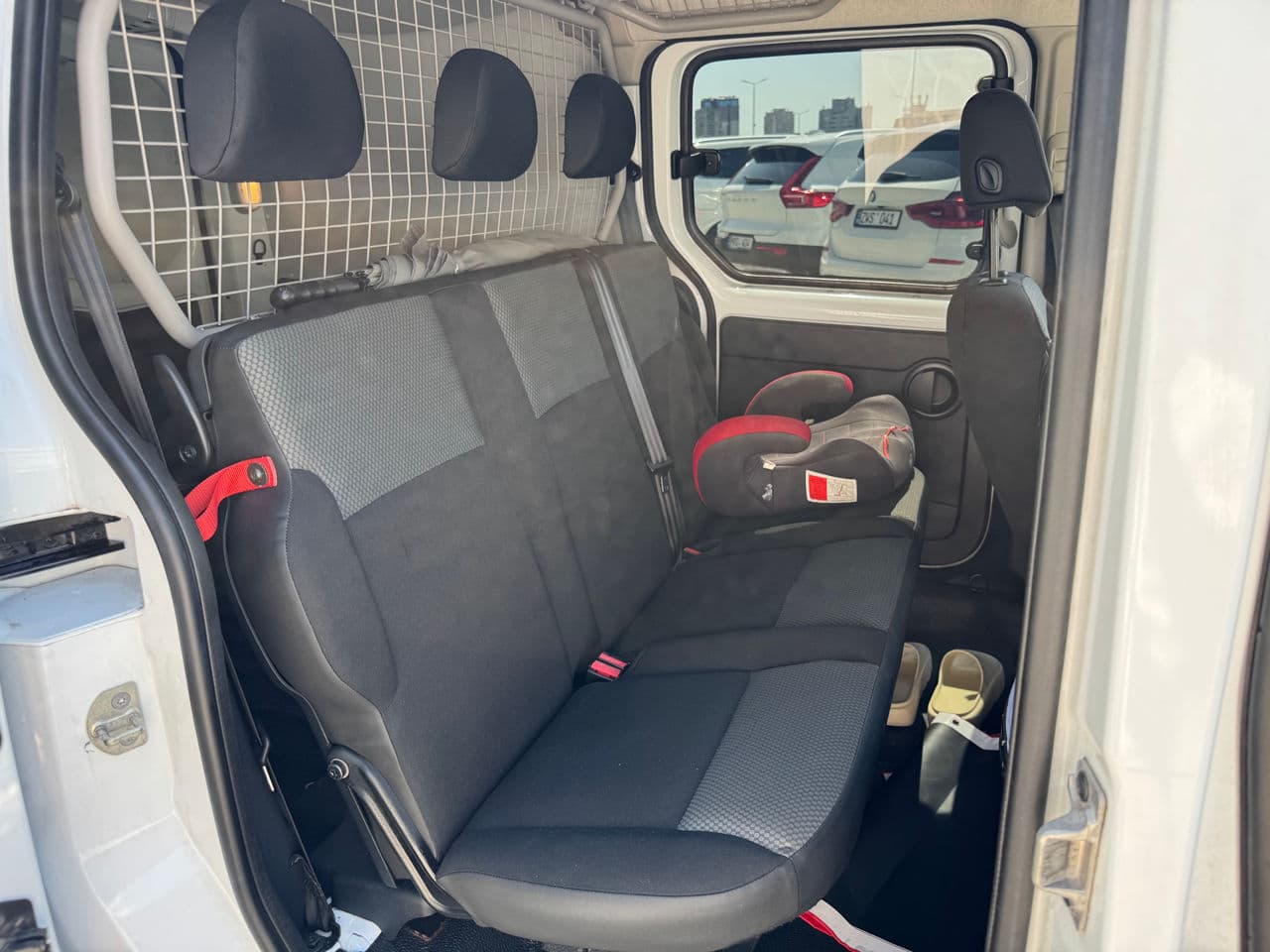 2016 Renault Kangoo — Miniatură 12
