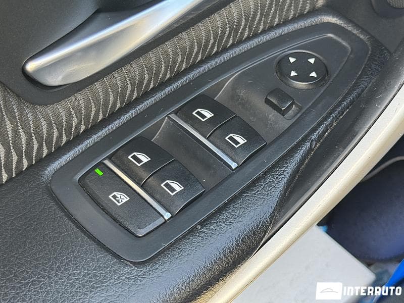 2016 BMW 318 — Miniatură 19