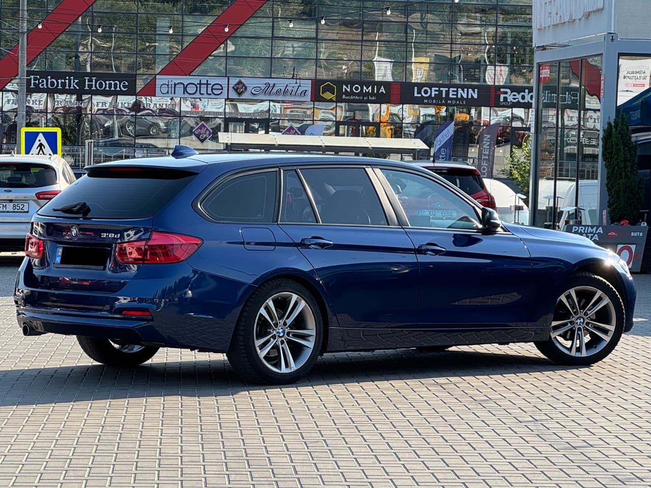 2016 BMW 318 — Miniatură 3
