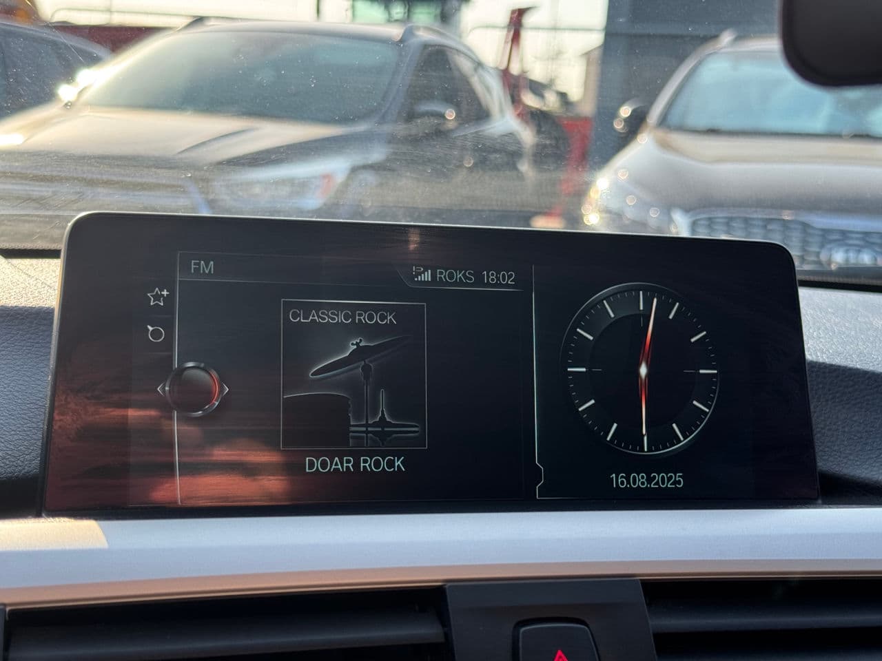 2016 BMW 318 — Miniatură 9
