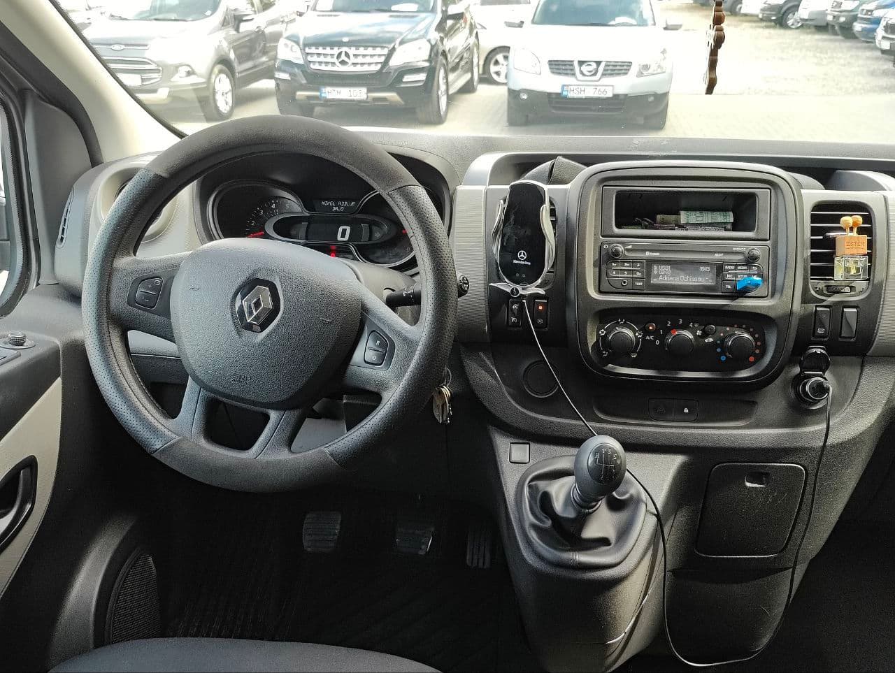 2018 Renault Trafic — Miniatură 10