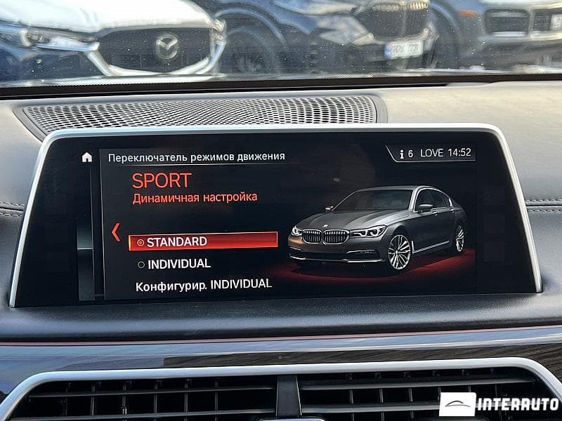 2017 BMW 740 — Miniatură 12