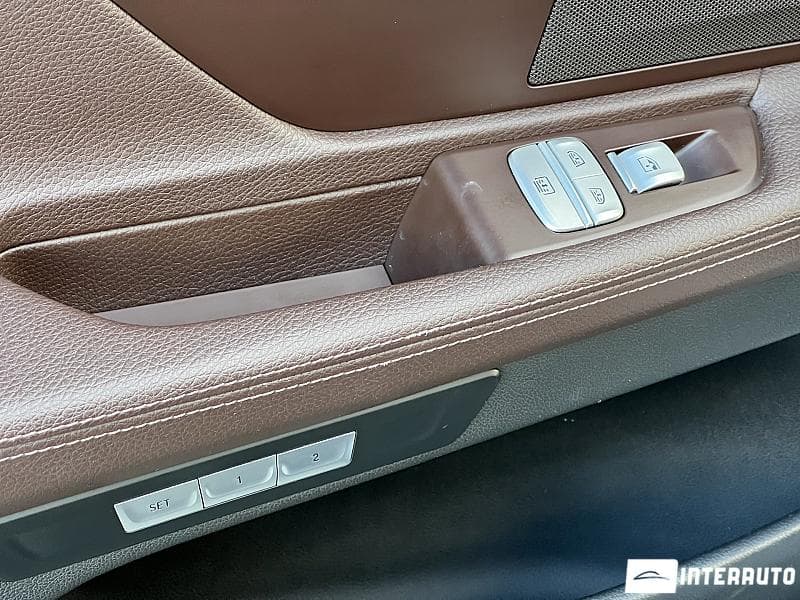 2017 BMW 740 — Miniatură 17