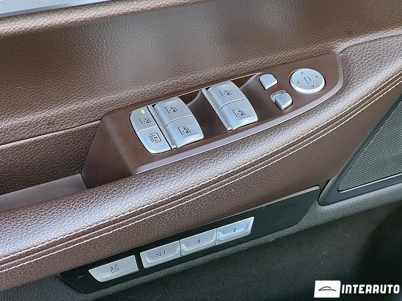 2017 BMW 740 — Miniatură 25