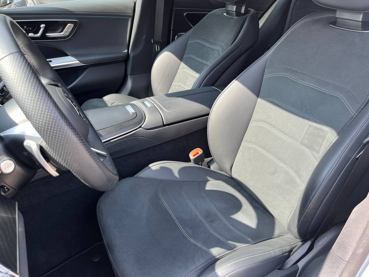 Mercedes E 300e 2024 — Миниатюра 6