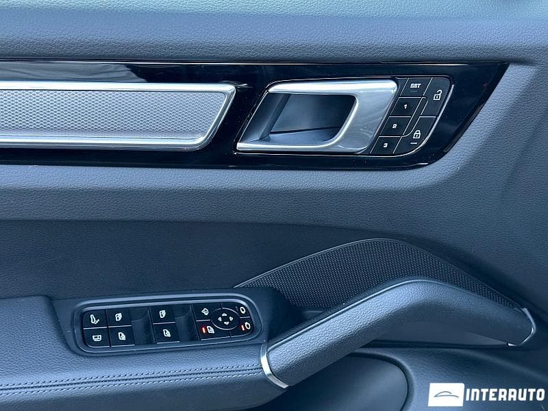 Porsche Cayenne E-Hybrid 2023 — Миниатюра 22