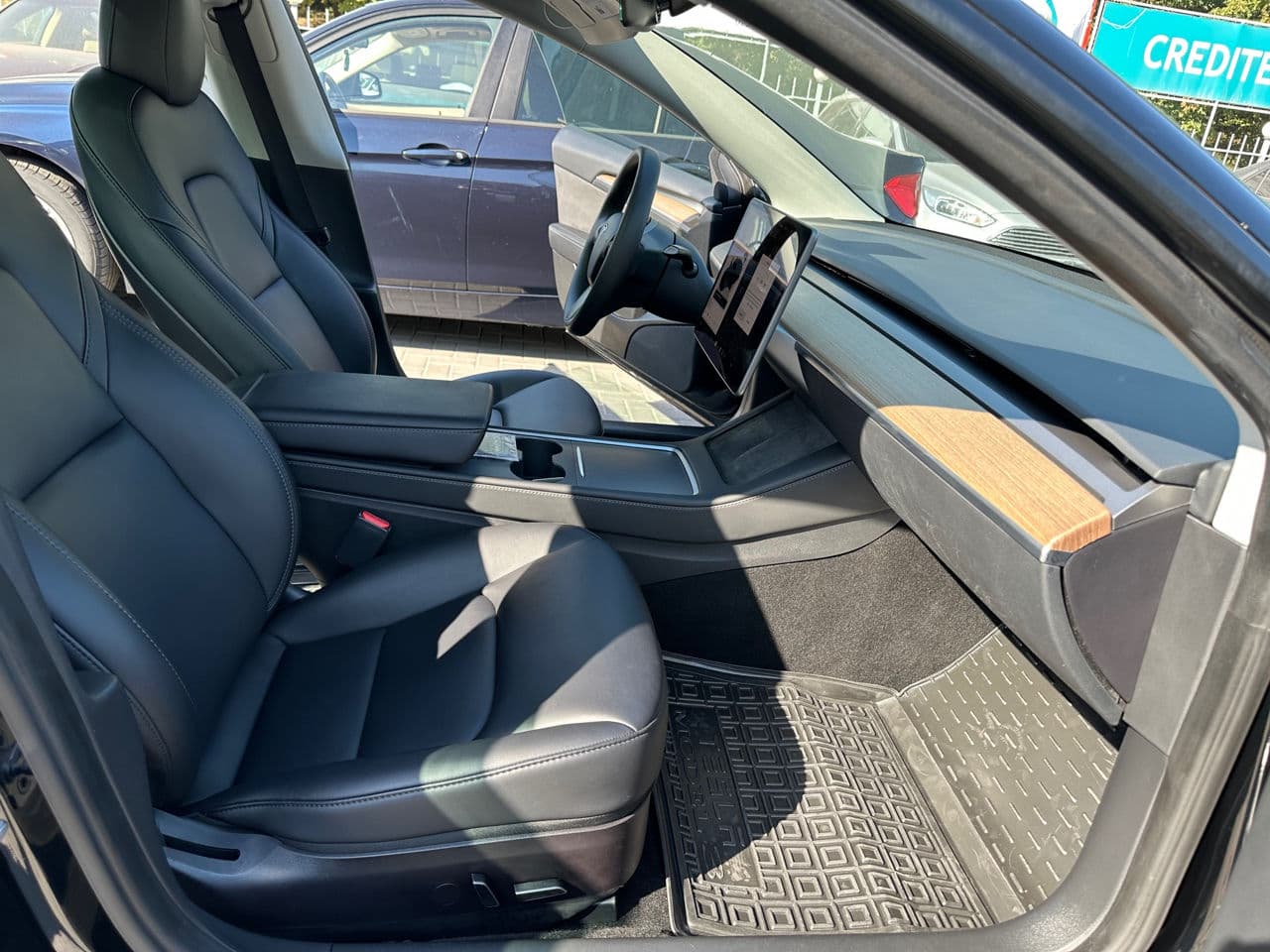 2023 Tesla Model 3 — Miniatură 5