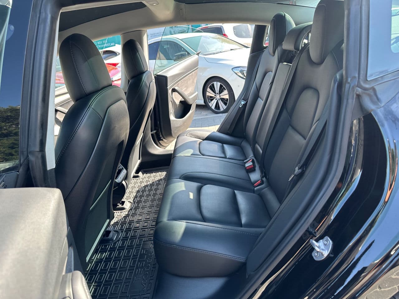 2023 Tesla Model 3 — Miniatură 16