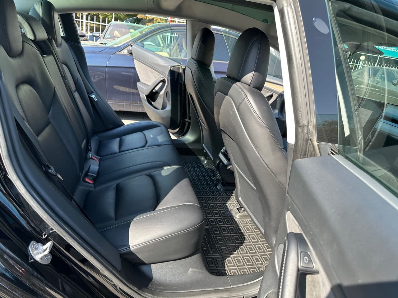 2023 Tesla Model 3 — Miniatură 17
