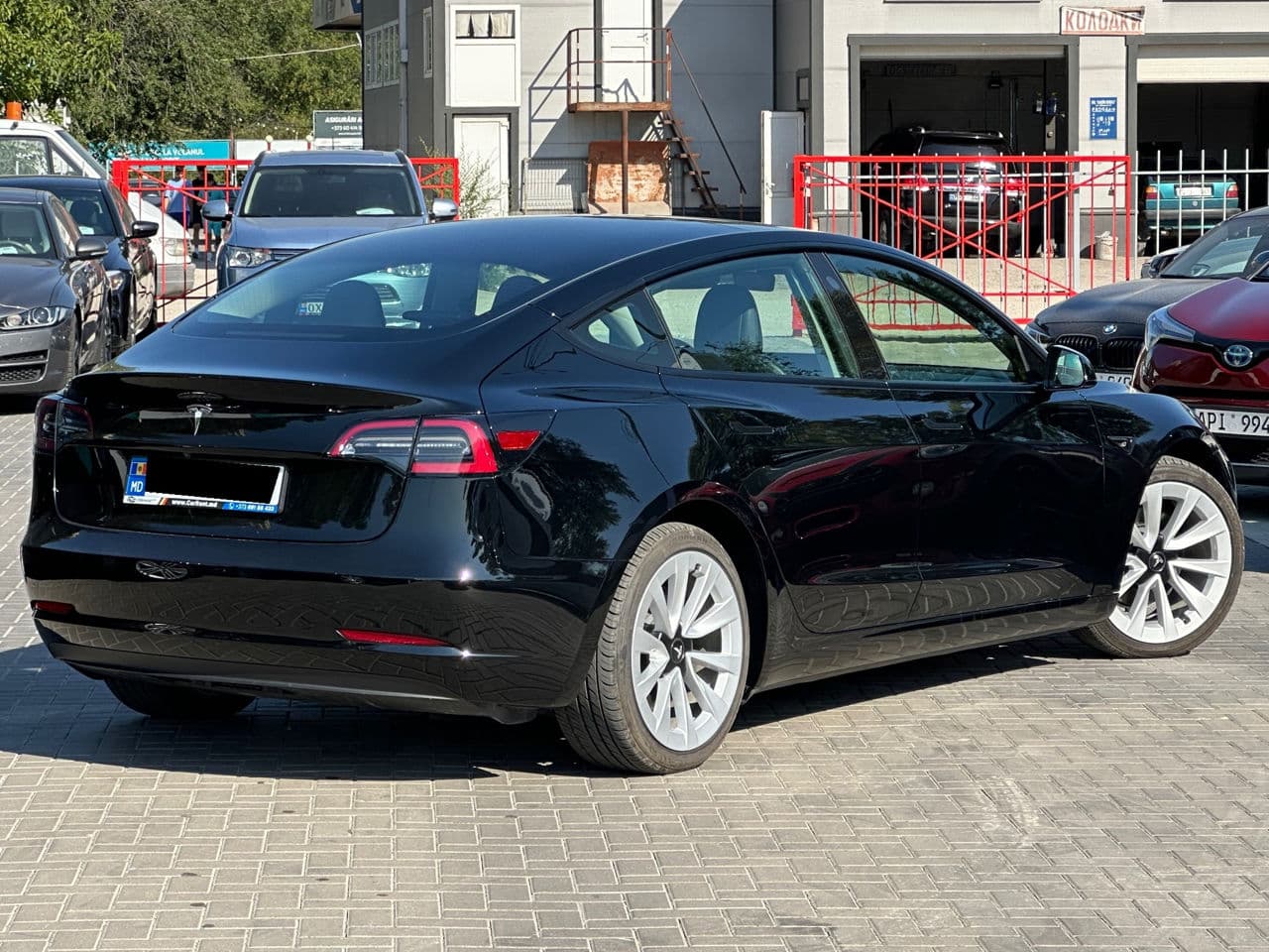 2023 Tesla Model 3 — Miniatură 3