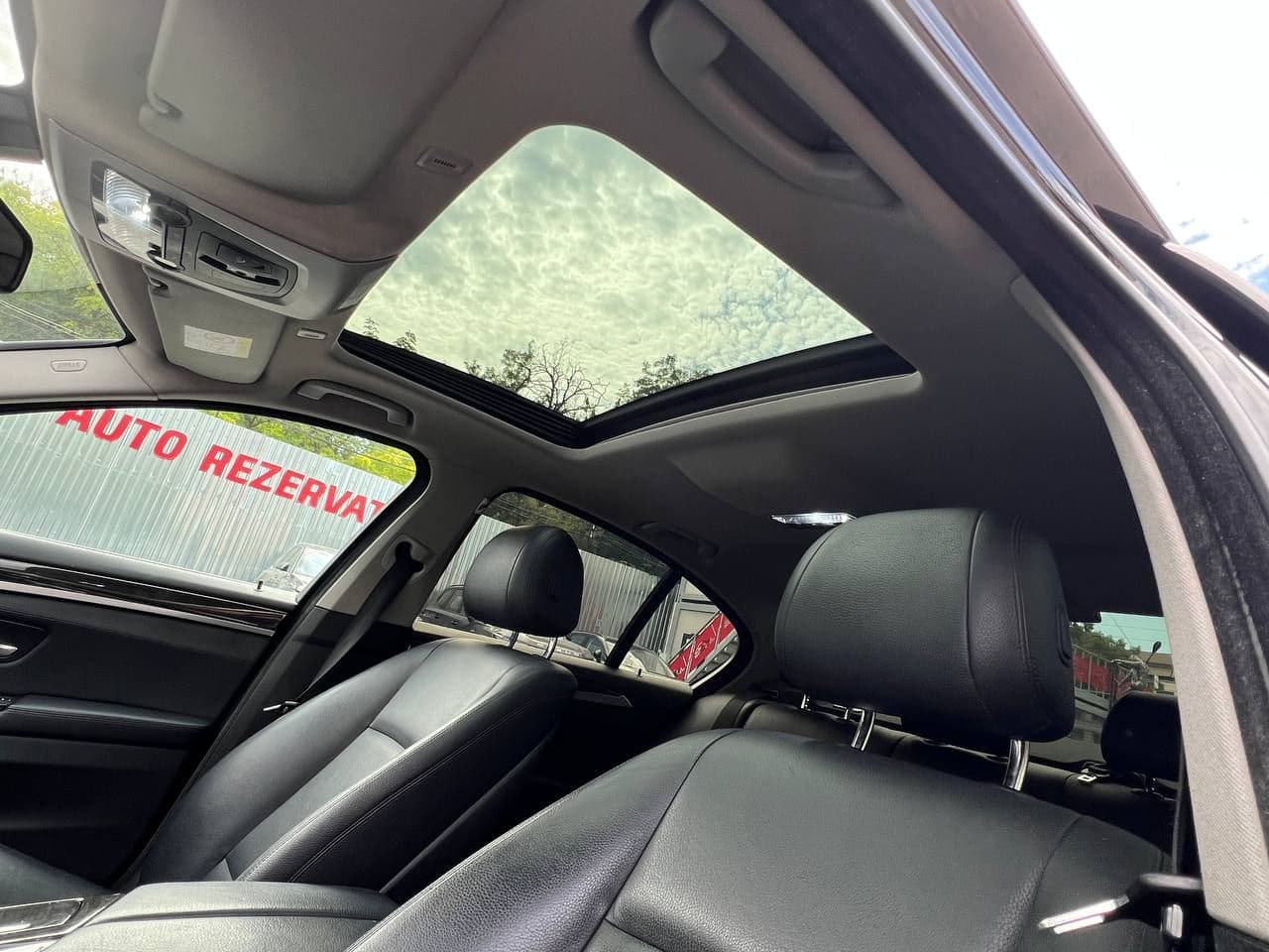 2016 BMW 520 — Miniatură 13
