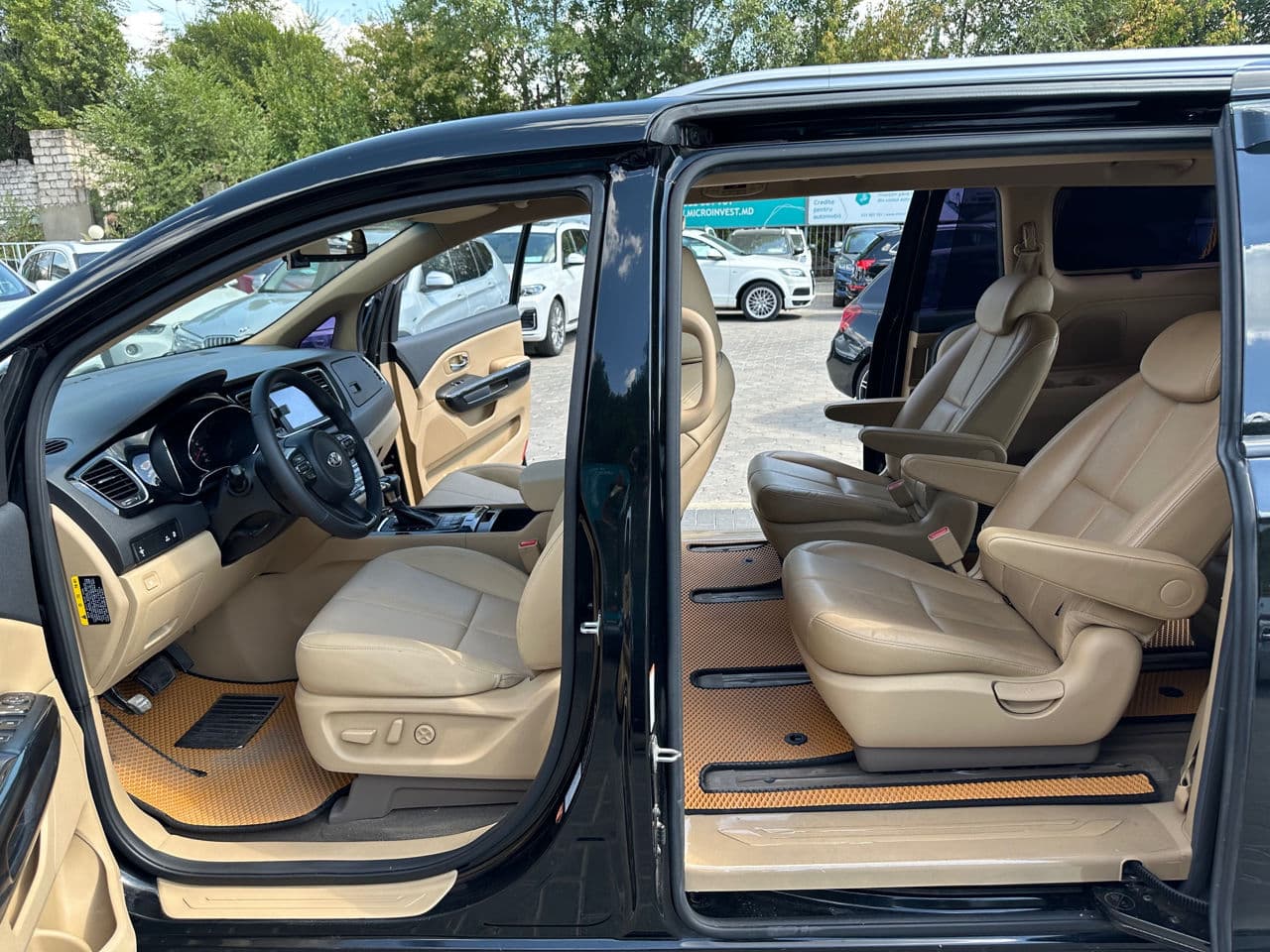2016 Kia Carnival — Miniatură 6