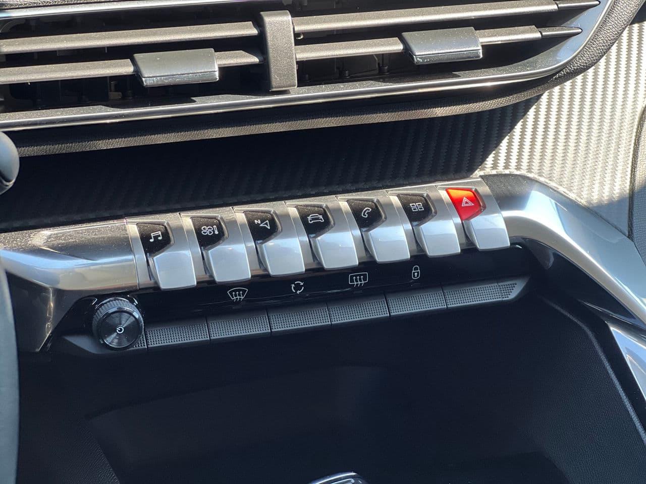 2020 Peugeot 3008 — Miniatură 10