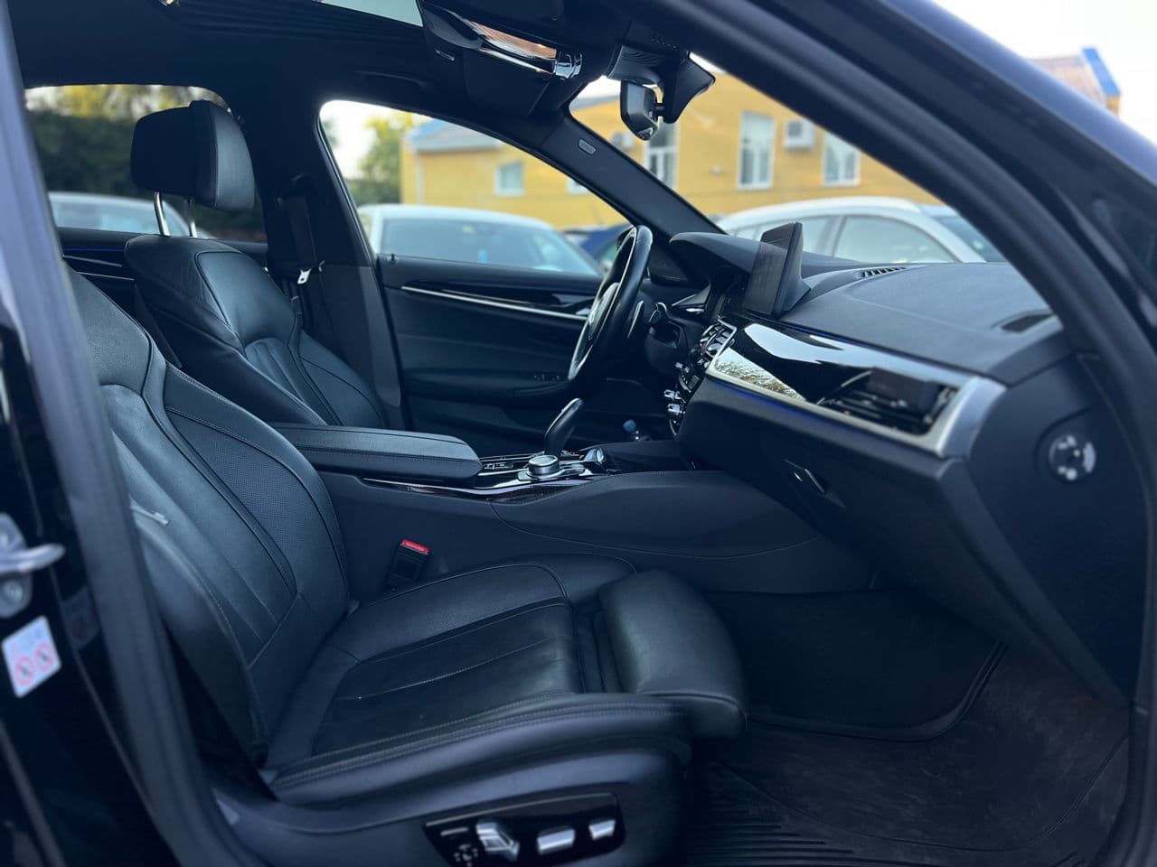 2022 BMW 520 — Miniatură 19