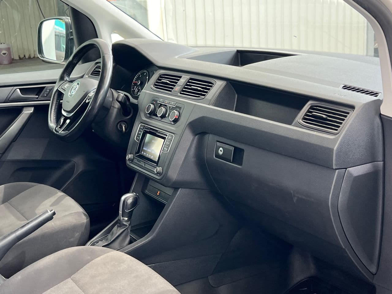 2017 Volkswagen Caddy — Miniatură 5