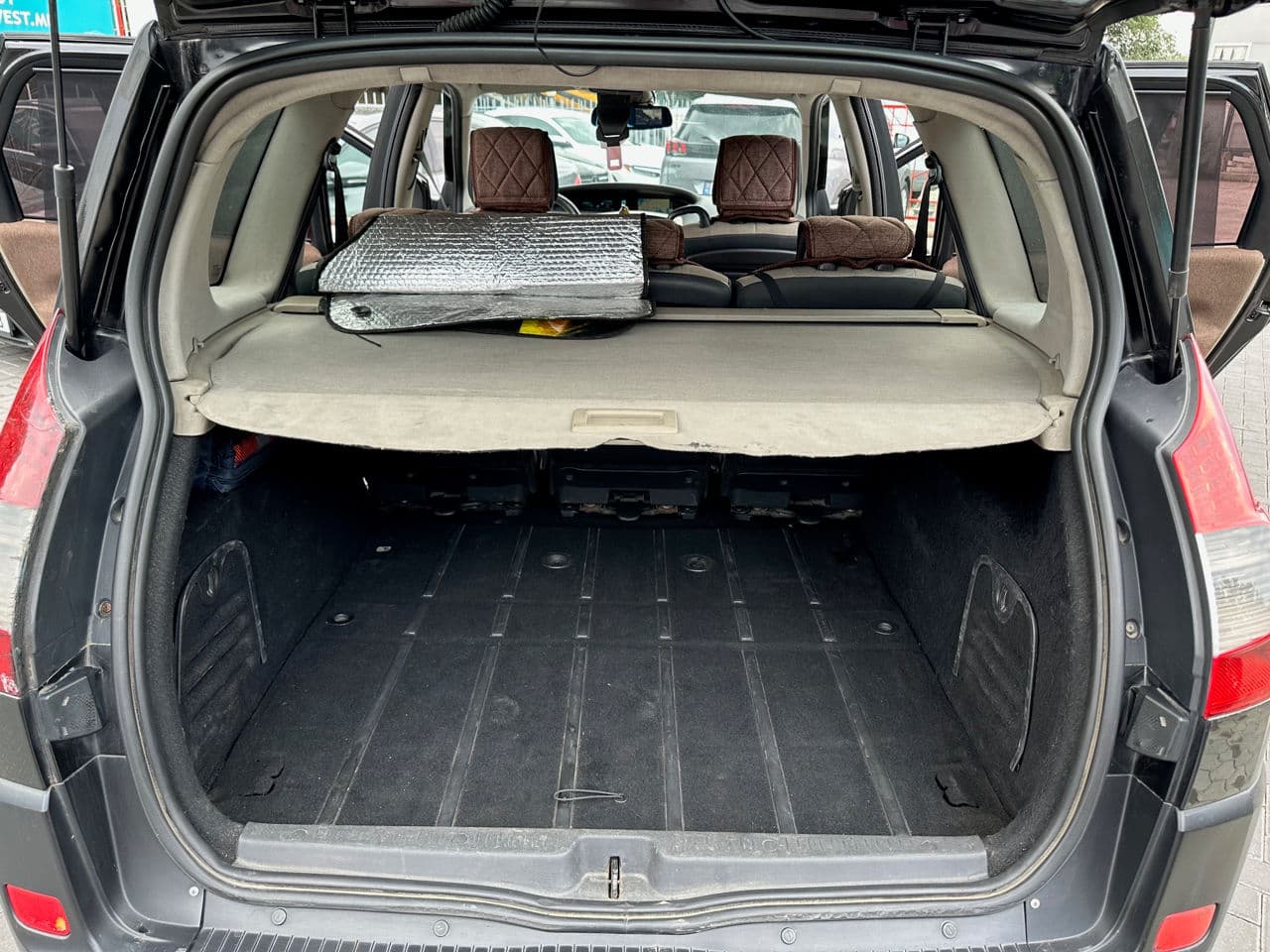 2009 Renault Grand Scenic — Miniatură 15