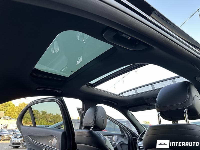 2020 Mercedes E 220 — Miniatură 15