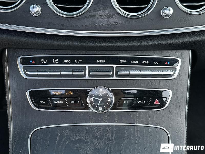 2020 Mercedes E 220 — Miniatură 11