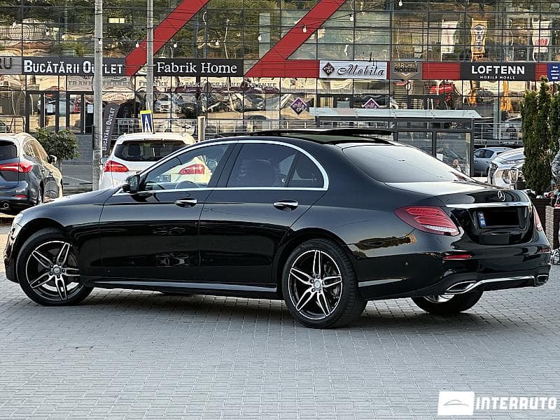2020 Mercedes E 220 — Miniatură 4