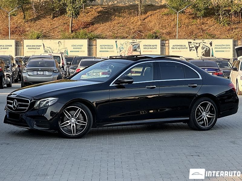 2020 Mercedes E 220 — Miniatură 2