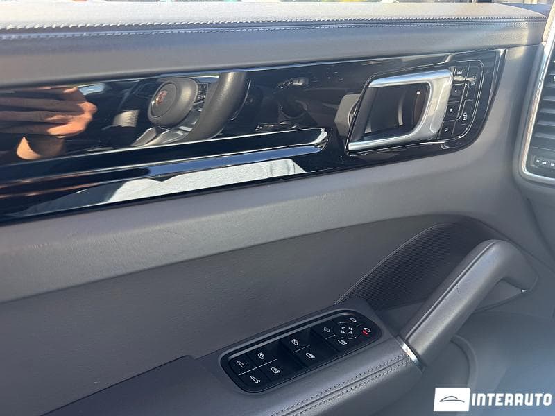 2019 Porsche Cayenne — Miniatură 13