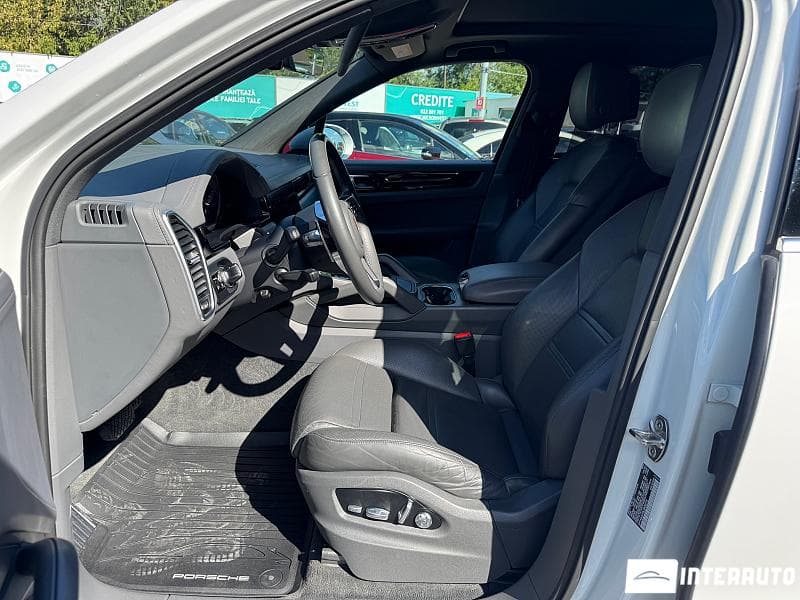2019 Porsche Cayenne — Miniatură 5